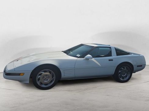 Used 1994 Chevrolet Corvette Coupe RWD image 8