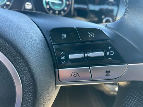 Used 2022 Hyundai Elantra SEL w/ Convenience + Premium Package FWD image 47