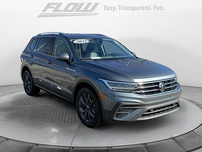 Used 2022 Volkswagen Tiguan SE w/ Panoramic Sunroof Package