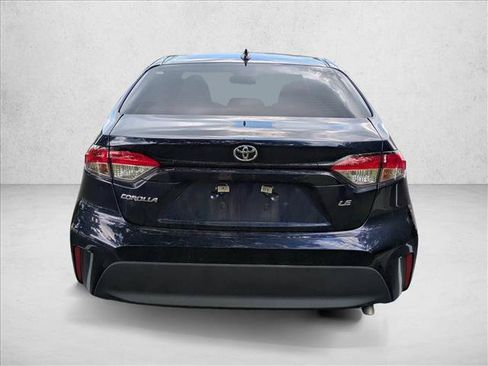 Used 2025 Toyota Corolla LE FWD image 7