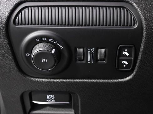 Used 2022 Jeep Wagoneer Series I w/ Premium Group I image 24