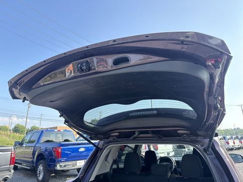 Used 2018 Toyota RAV4 LE FWD image 35