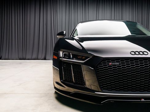 Used 2018 Audi R8 V10 image 25