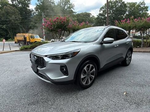 Certified 2024 Ford Escape Platinum AWD/4WD image 3