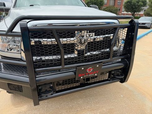 Used 2013 RAM 2500 Tradesman w/ Chrome Appearance Group AWD/4WD image 12