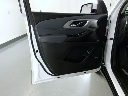 Certified 2018 Chevrolet Traverse LT image 9