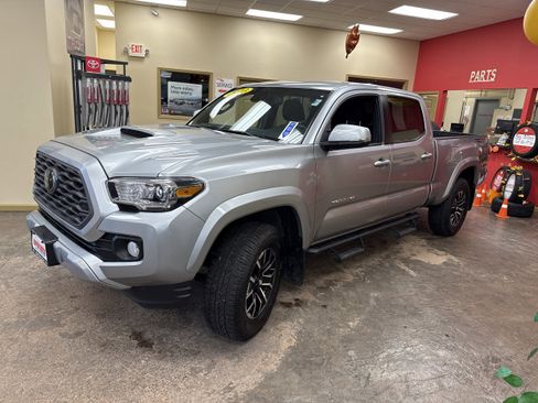 Used 2023 Toyota Tacoma TRD Sport image 14