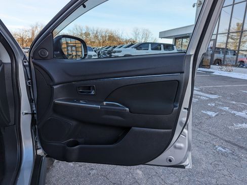 Used 2018 Mitsubishi Outlander Sport ES image 26