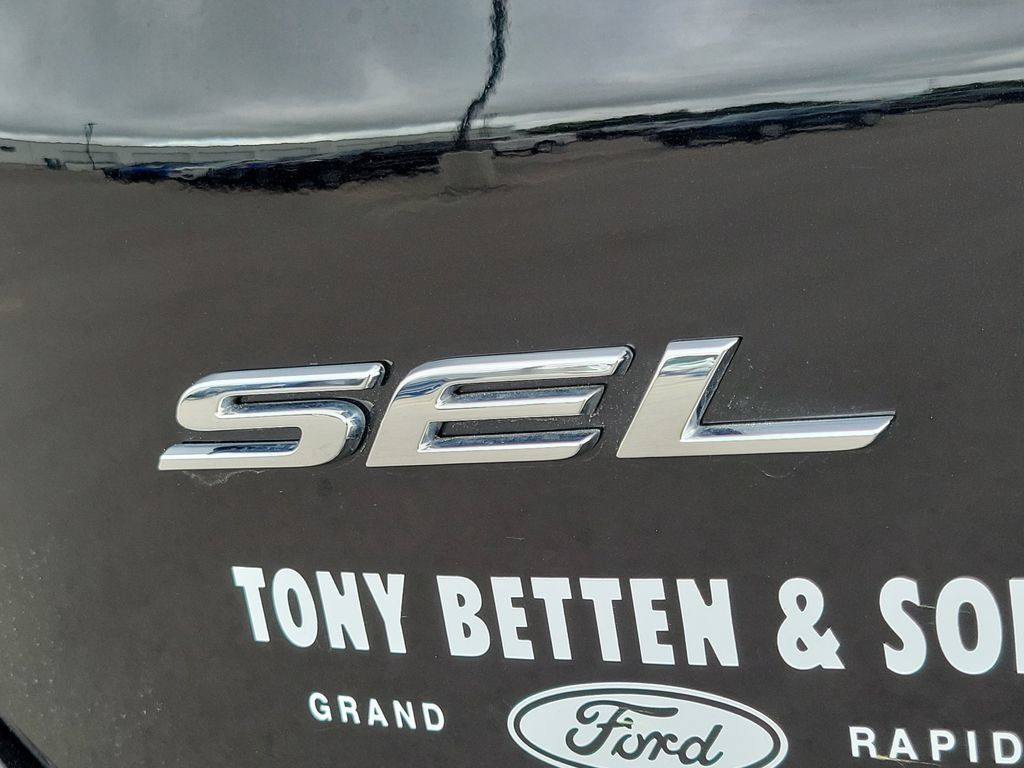 Used 2024 Ford Edge SEL w/ Convenience Package AWD/4WD image 7