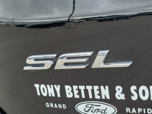 Used 2024 Ford Edge SEL w/ Convenience Package AWD/4WD image 7