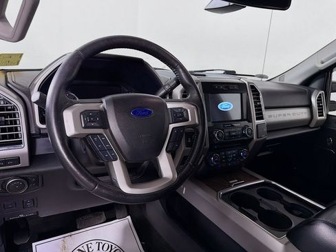 Used 2017 Ford F250 Lariat w/ Lariat Ultimate Package AWD/4WD image 10