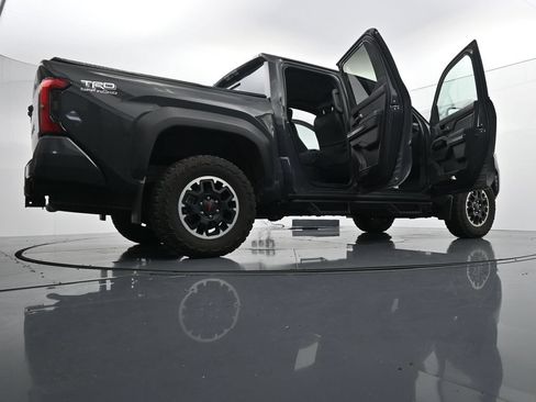 Used 2024 Toyota Tacoma TRD Off-Road w/ TRD Off Road Premium Package AWD/4WD image 29