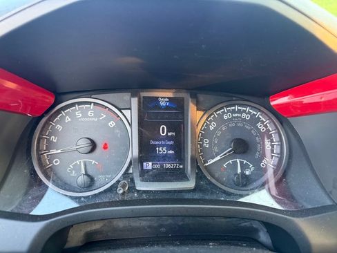Used 2018 Toyota Tacoma TRD Off-Road AWD/4WD image 10