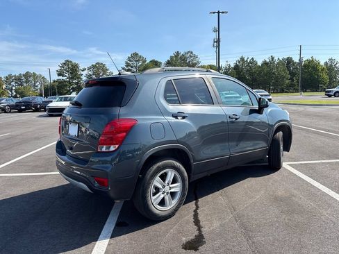 Used 2022 Chevrolet Trax LT w/ LT Convenience Package AWD/4WD image 29