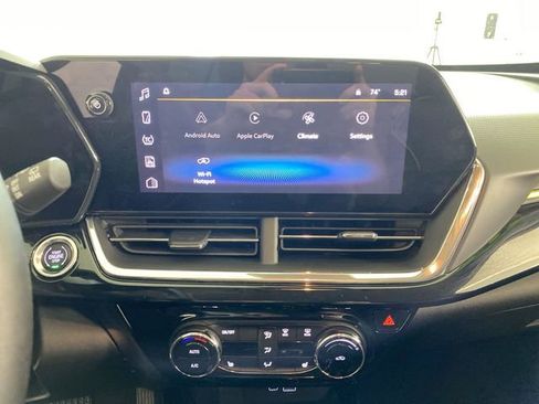 Used 2025 Chevrolet Trax ACTIV w/ Driver Confidence Package FWD image 38