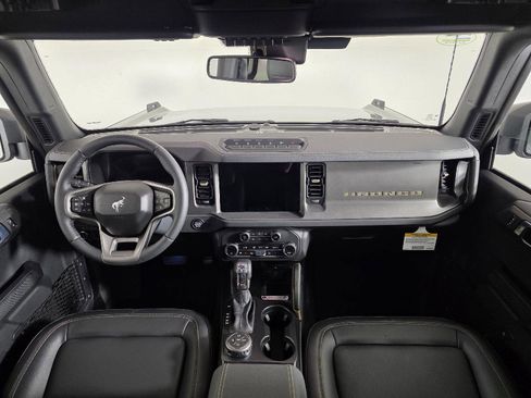 Used 2025 Ford Bronco Badlands image 22