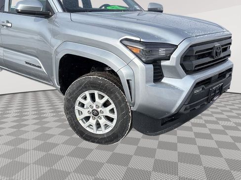New 2026 Toyota Tacoma SR5 RWD image 9