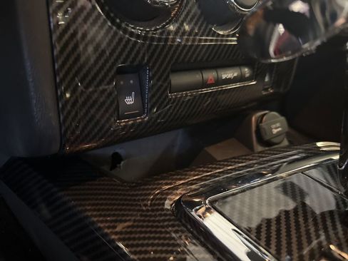 Used 2014 Dodge Challenger R/T image 15