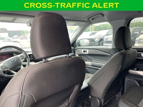 Used 2022 Ford Explorer XLT AWD/4WD image 16