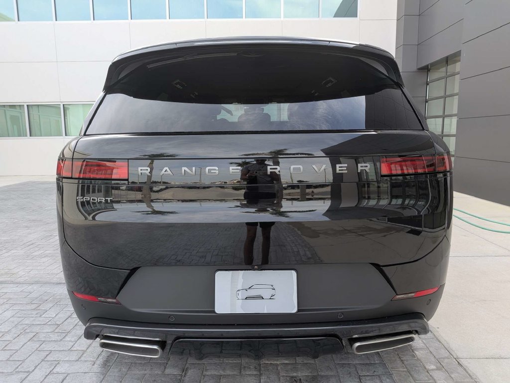 New 2027 Land Rover Range Rover Sport SE AWD/4WD image 4