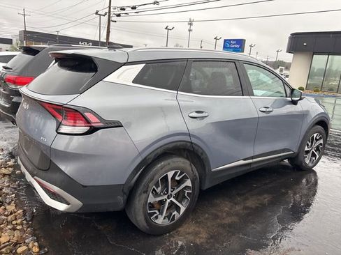 Used 2023 Kia Sportage EX image 4