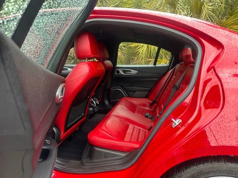 Used 2023 Alfa Romeo Giulia Veloce image 10