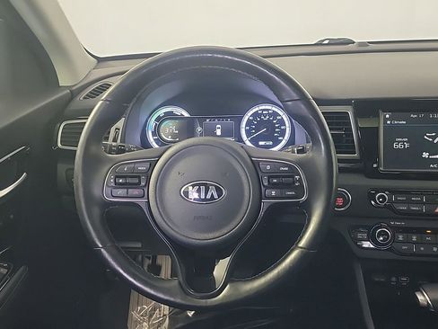 Used 2017 Kia Niro Touring w/ Advanced Technology Package image 21