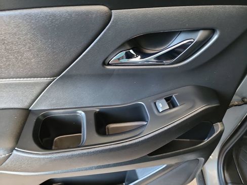 Certified 2023 Chevrolet Traverse LT w/ LPO, Floor Liner Package AWD/4WD image 38