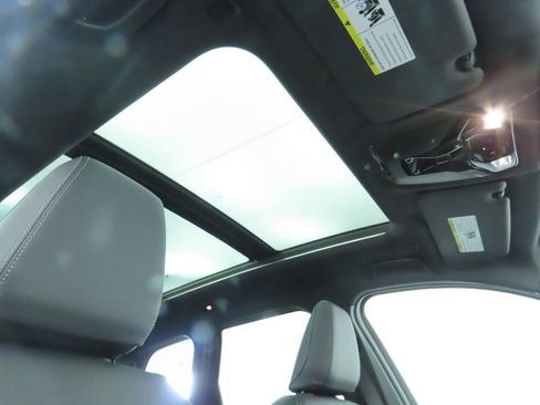 Used 2025 BMW X1 xDrive28i w/ Premium Package image 19