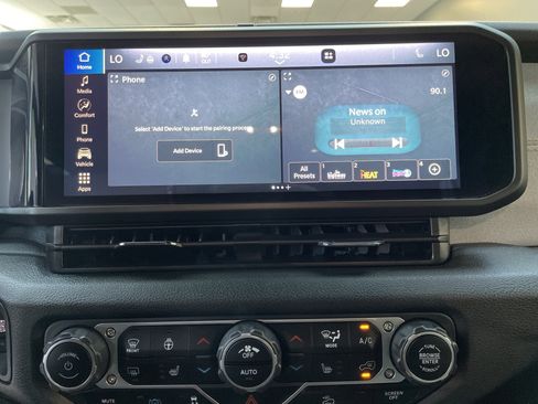 Used 2025 Jeep Wrangler Sport S w/ Convenience Group image 23