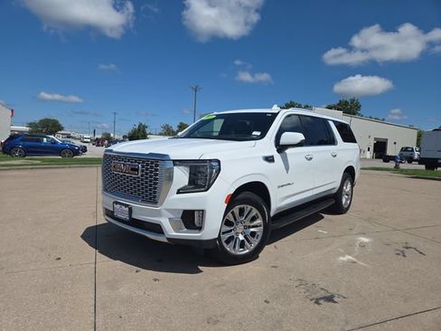 Used 2021 GMC Yukon XL Denali AWD/4WD image 1