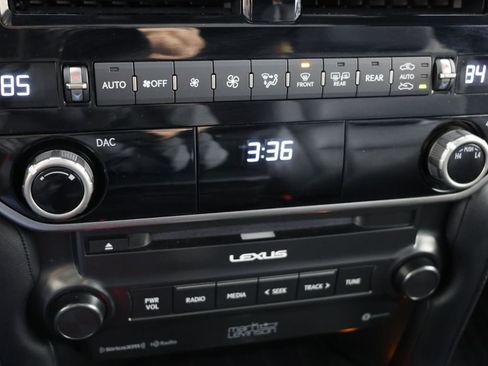 Used 2023 Lexus GX 460 Premium w/ Accessory Package AWD/4WD image 35