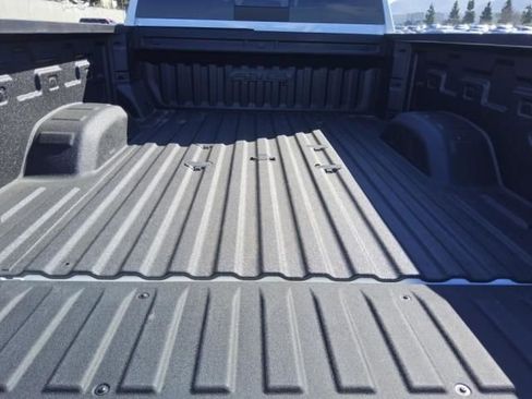 Used 2024 GMC Sierra 2500 AT4 w/ AT4 Premium Plus Package AWD/4WD image 8