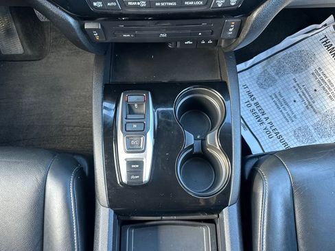 Used 2016 Honda Pilot Touring image 26