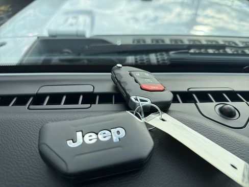 Certified 2022 Jeep Wrangler Unlimited Sport image 13