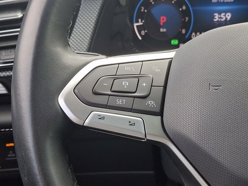 Used 2024 Volkswagen Atlas Cross Sport SEL R-Line AWD/4WD image 21
