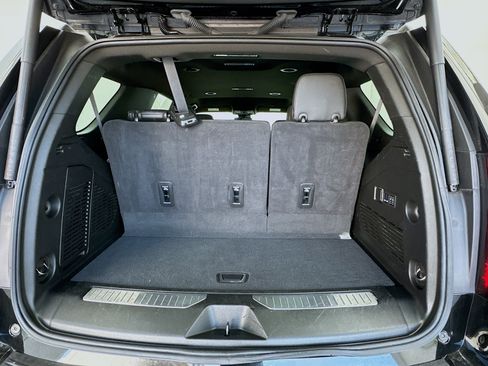 Used 2024 GMC Yukon Denali RWD image 17