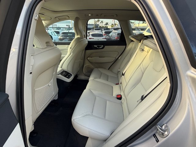 Used 2024 Volvo XC60 B5 Ultimate AWD/4WD image 16