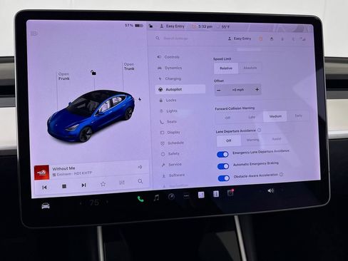 Used 2018 Tesla Model 3 Long Range image 17