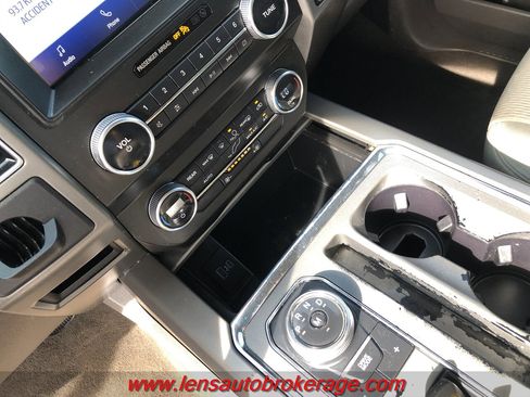 Used 2020 Ford Expedition XLT image 11