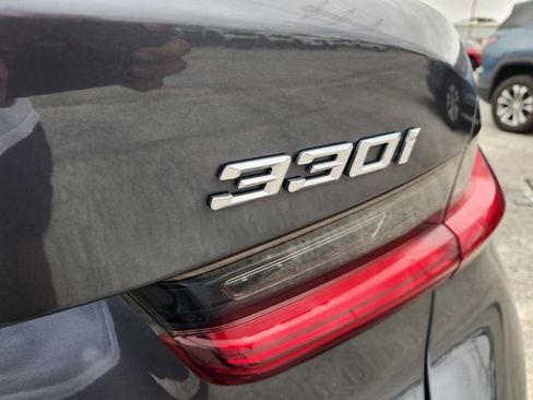 Used 2021 BMW 330i Sedan w/ Convenience Package RWD image 9