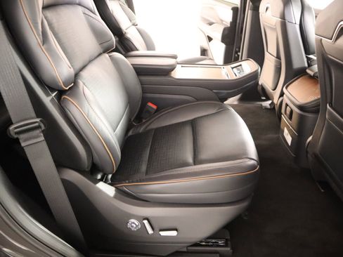New 2026 Lincoln Navigator Black Label AWD/4WD image 16