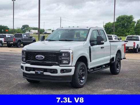 New 2026 Ford F250 XL AWD/4WD image 3