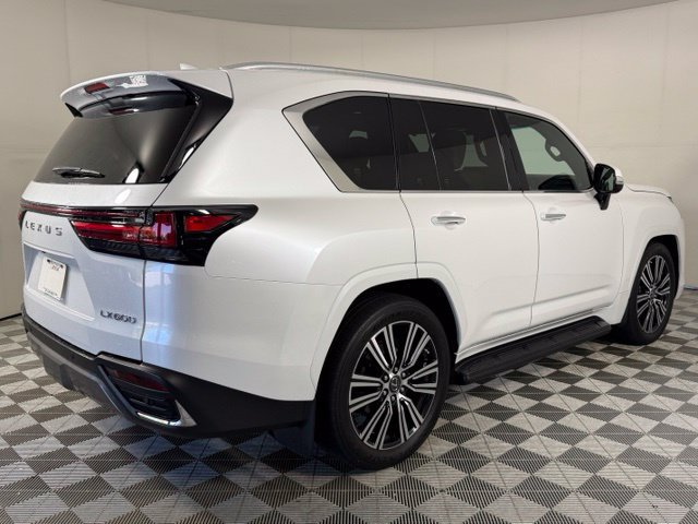 Used 2023 Lexus LX 600 4WD w/ Accessory Package (Z1) image 9