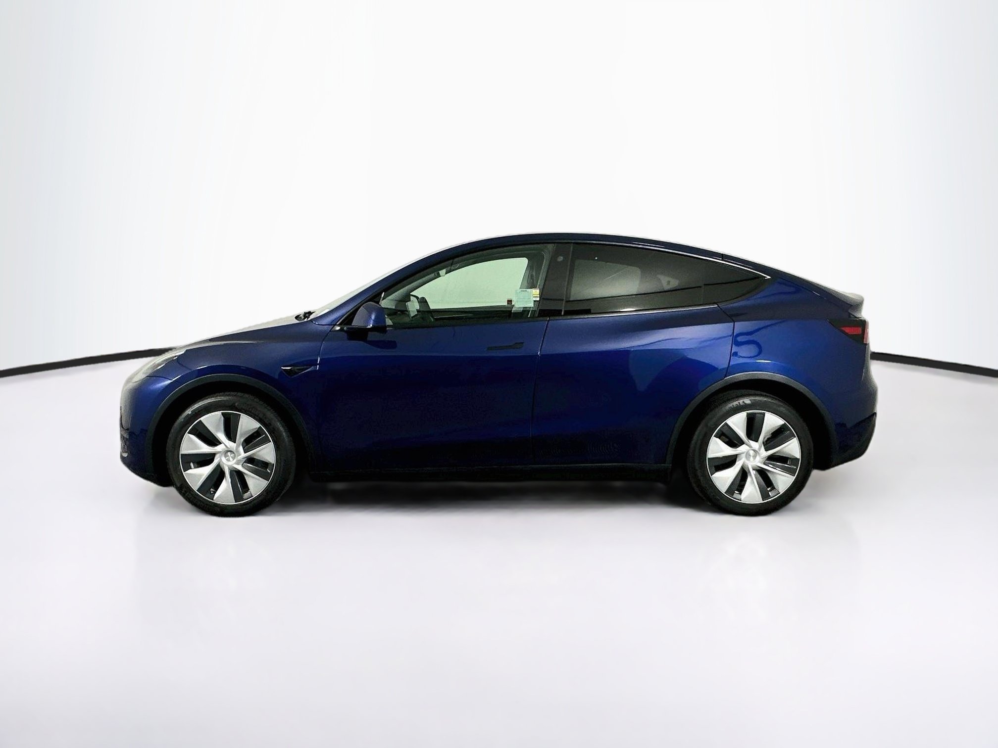 Used 2023 Tesla Model Y Long Range AWD/4WD image 4