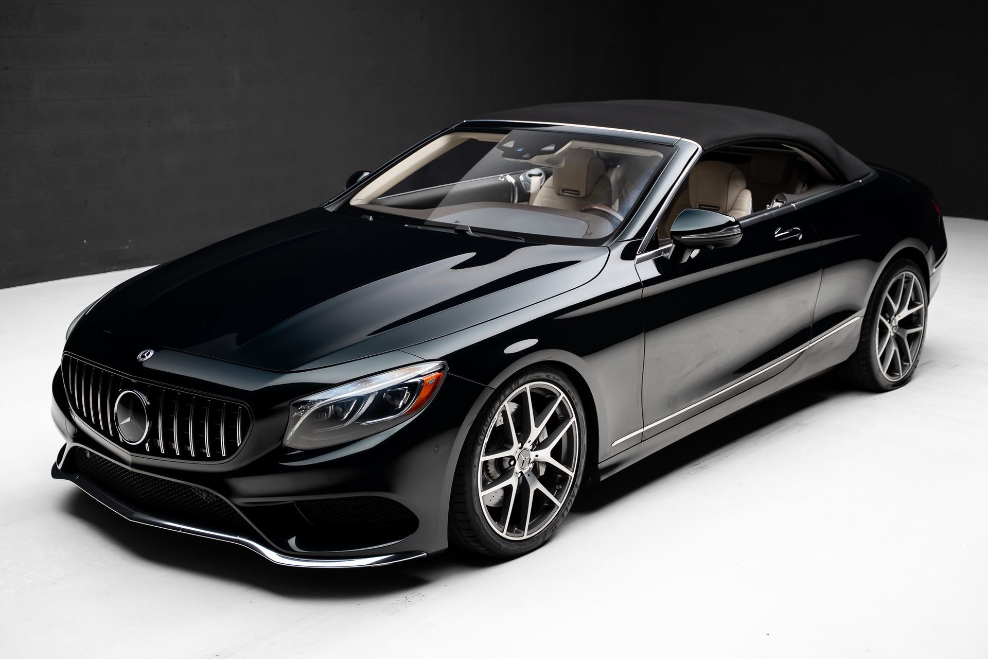 Used 2019 Mercedes-Benz S 560 Cabriolet image 5