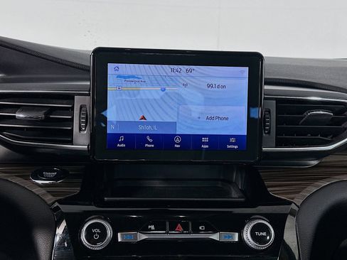 Used 2023 Ford Explorer Limited w/ Equipment Group 301A AWD/4WD image 15