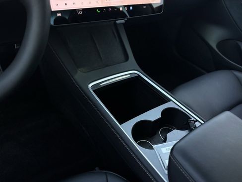 Used 2023 Tesla Model 3 Standard Range image 14
