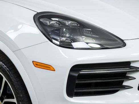 Used 2021 Porsche Cayenne Coupe image 38