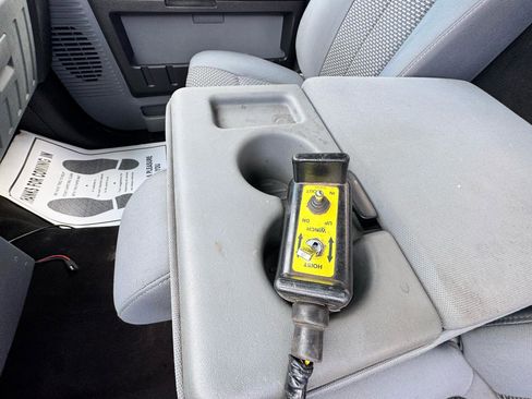 Used 2013 Ford F550 4WD XLT POWERSTROKE DIESEL SWI w/ Snow Plow Prep Pkg image 28